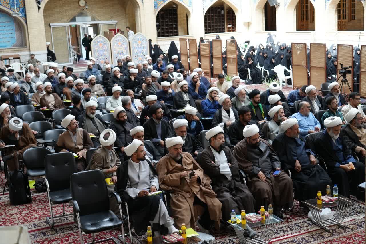 نشست بصیرتی «روحانیت در جنگ و بحران‌ها» برای مبلغان مسجدی مشهد