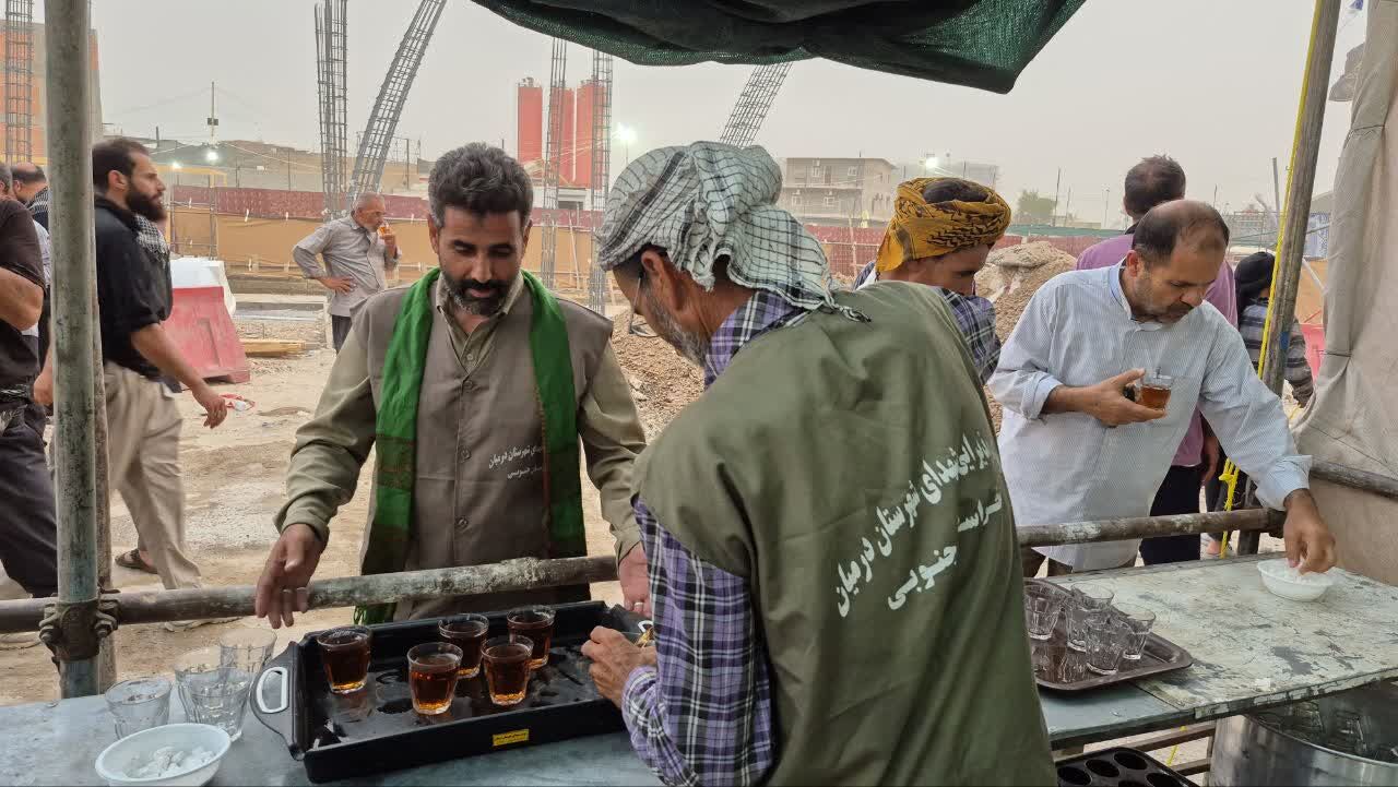 موکب شهدای درمیان؛ نماد وحدت در مسیر اربعین حسینی