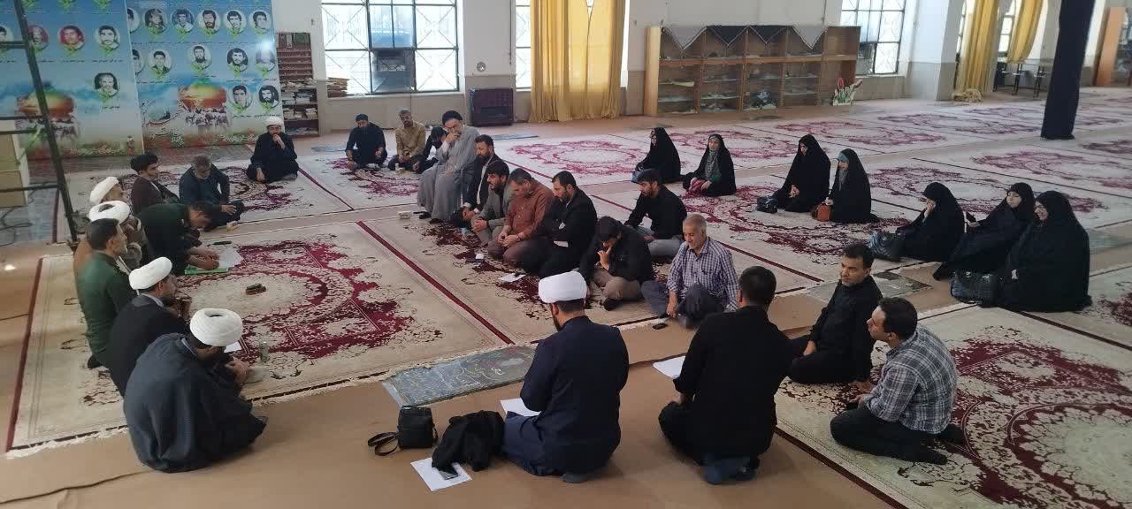 جاروکاری مسجد را بالاتر از پستها و عناوین می دانم/ارکان مسجدی همراه و همگام با امام جماعت باشند