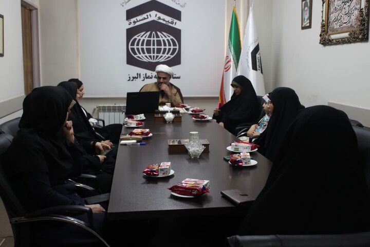 برترین‌های پویش غدیر و خاطره نویسی فعالان حوزه نماز تکریم و تجلیل شدند