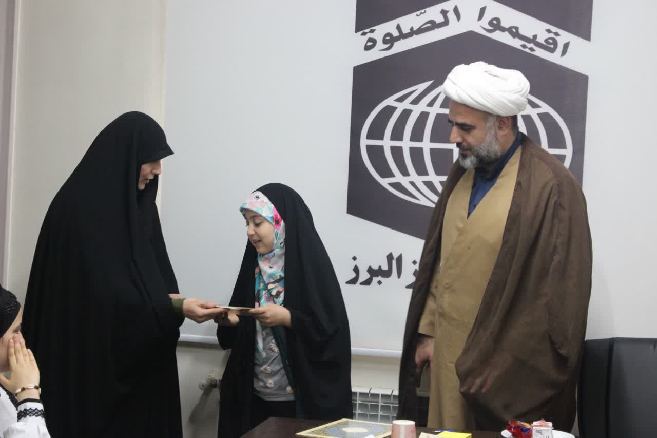 برترین‌های پویش غدیر و خاطره نویسی فعالان حوزه نماز تکریم و تجلیل شدند