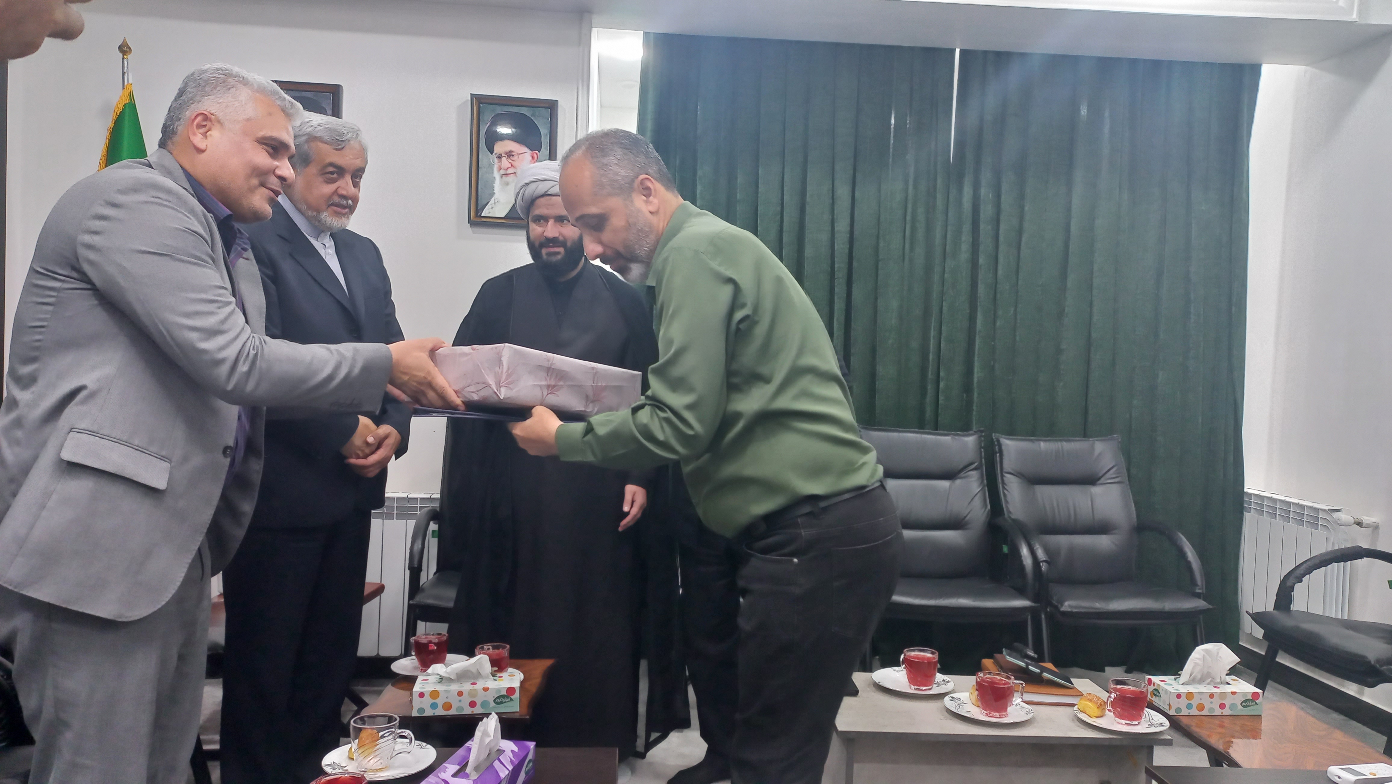 خرده روایت‌ها، ابزار مهم در مقابل جنگ رسانه‌ها هستند