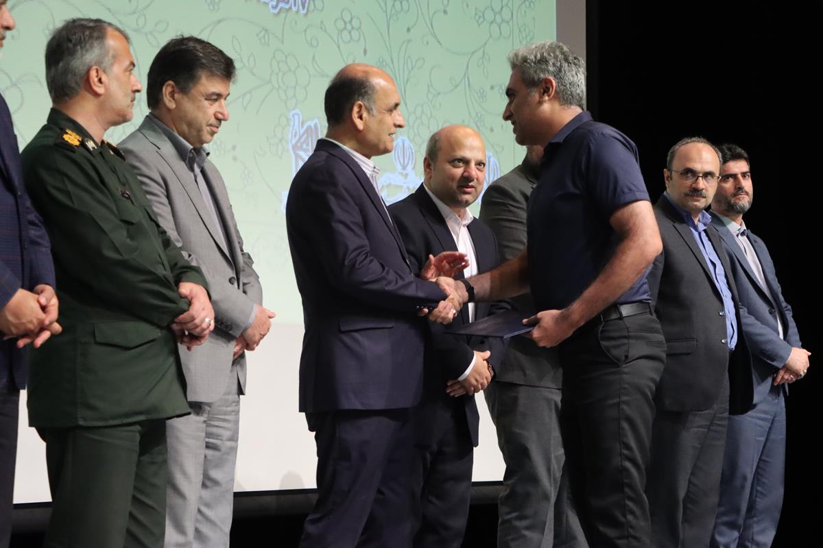 پاسخگویی به مطالبات خبرنگاران در روز خبرنگار