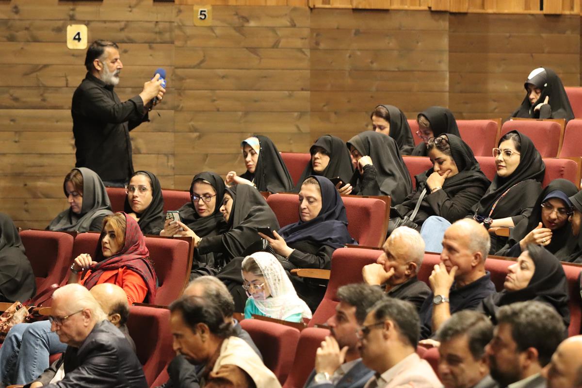 پاسخگویی به مطالبات خبرنگاران در روز خبرنگار