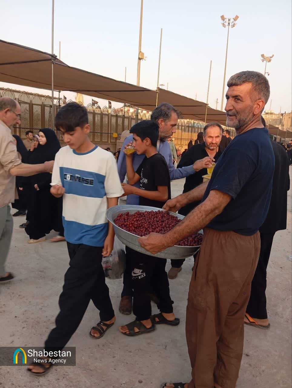 همت و همدلی مردم معصوم‌آباد برای خدمت به زائران اربعین