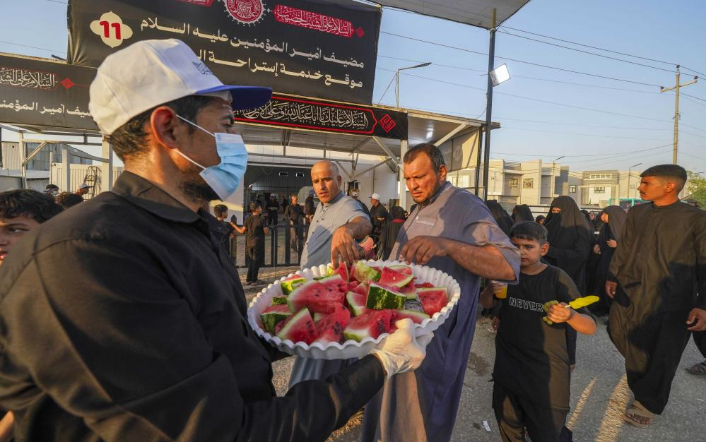 ارایه خدمات پذیرایی از زائران اربعین در ۱۷ مهمانسرای آستان مقدس امام علی(ع) + عکس
