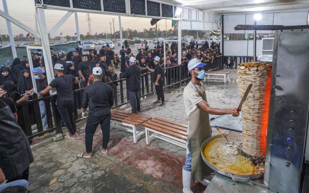 ارایه خدمات پذیرایی از زائران اربعین در ۱۷ مهمانسرای آستان مقدس امام علی(ع) + عکس