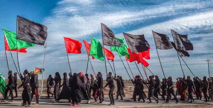 مرثیه‌خوانی مهدی رسولی و میثم مطیعی در موکب «حسینا»