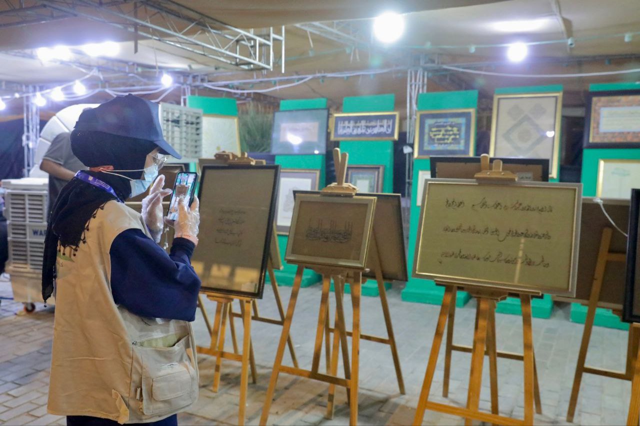 راه اندازی نمایشگاه هنری قرآنی در مسیر زائران اربعین حسینی