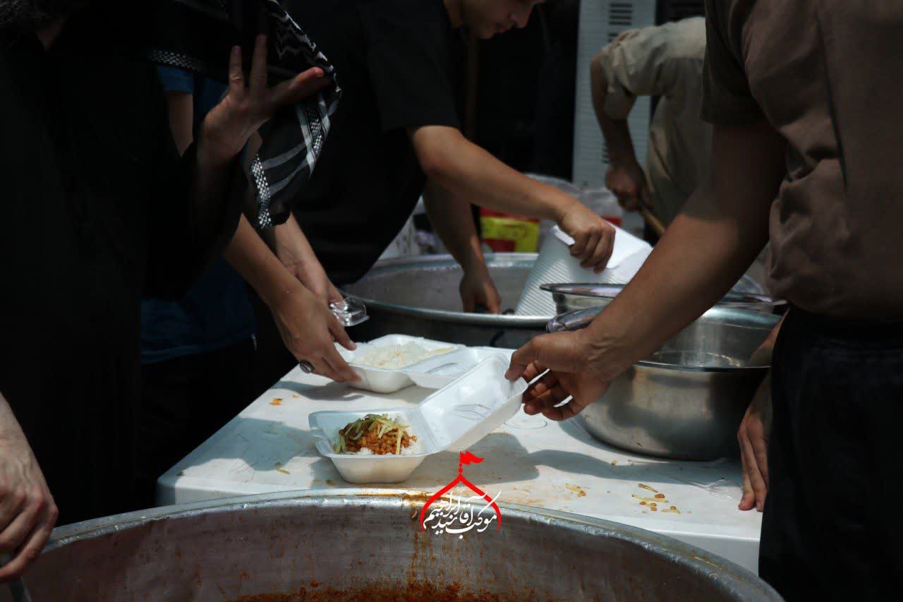 خدماترسانی ۵۰ خادم حسینی در موکب آقاسید ابراهیم گوراب زرمیخ