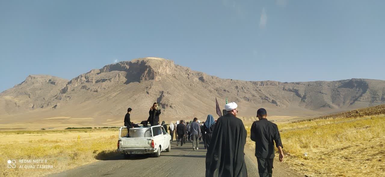 پذیرایی شبانه‌روزی از ۵ هزار زائر اربعین در موکب حضرت اباعبدالله‌الحسین(ع)  