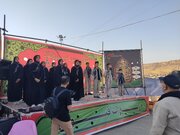 اجرای روزانه سرودهای عاشورایی برای زائران حسینی