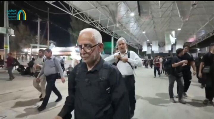 موج خستگی‌ناپذیر زائران در مرز مهران