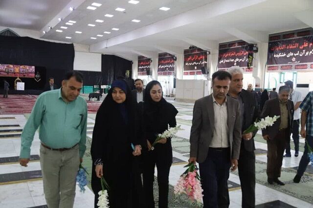 ادای احترام فعالان رسانهای هرمزگان به شهدا و پیشکسوتان فقید مطبوعات