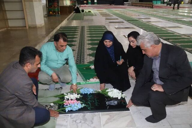 ادای احترام فعالان رسانهای هرمزگان به شهدا و پیشکسوتان فقید مطبوعات