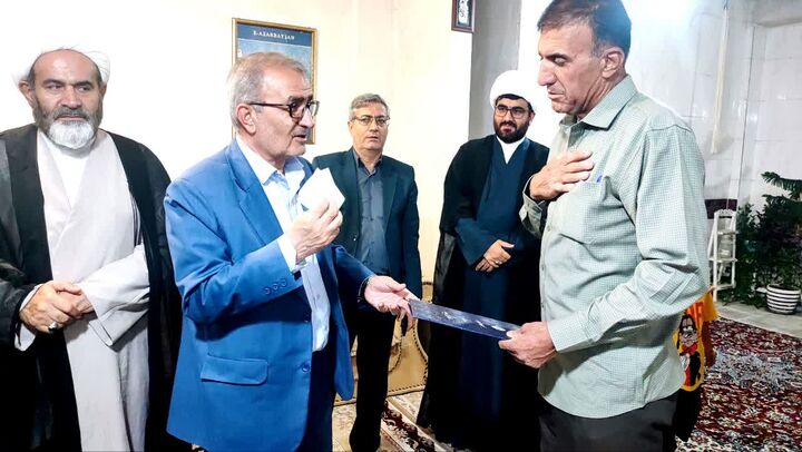 دیدار استاندار از سه خانواده شهید و جانباز کهگیلویه و بویراحمدی