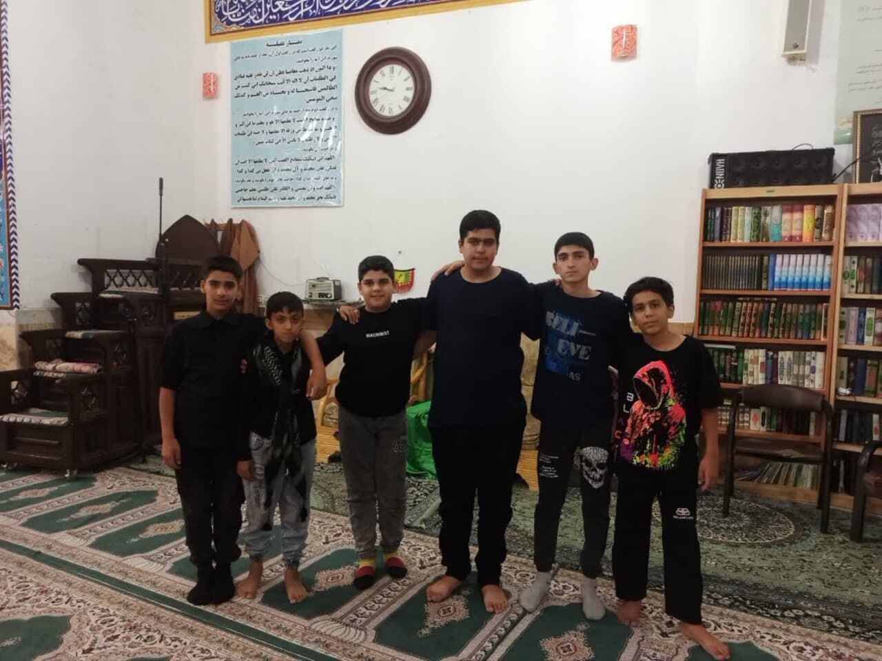 پذیرایی از زوار اربعین حسینی با حضور جوانان مسجدی در موکب شهیدحججی کرمانشاه