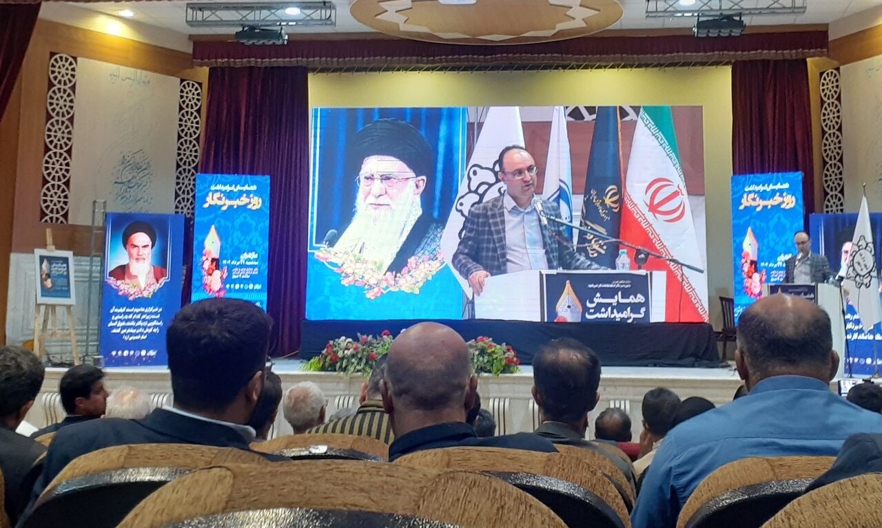 دولت و مجلس باید بساط جدیدی برای حمایت از خبرنگاران طراحی کنند