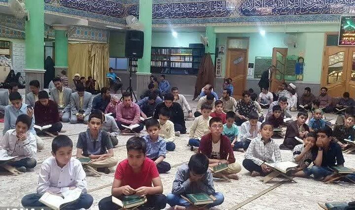 شب پرنور در مسجد فقیه‌سبزواری مشهد