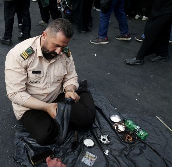 سنگتمام بچههای مسجد برای جاماندگان اربعین