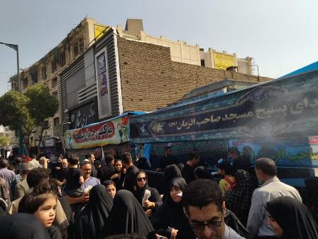 سنگ‌تمام بچه‌های مسجد برای جاماندگان اربعین