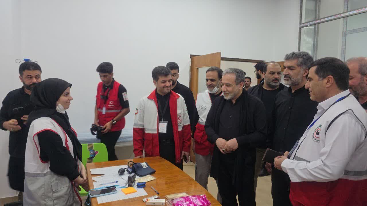 بازدید وزیر امور خارجه از درمانگاه تخصصی هلال احمر گیلان در نجف اشرف