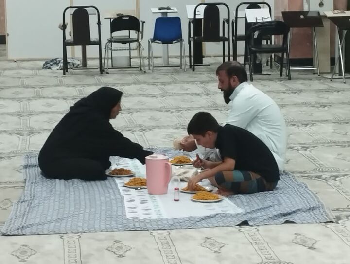 جوانان مسجد شهید عاصمی کرمانشاه، خادمان بی‌ادعای اربعین هستند