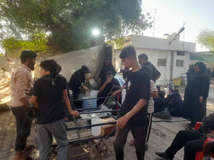 ۳۰ خادم، ۱۳ جوان، یک مسیر؛ اربعین با طعم نان تیری بچه‌ مسجدی‌های هوکرد