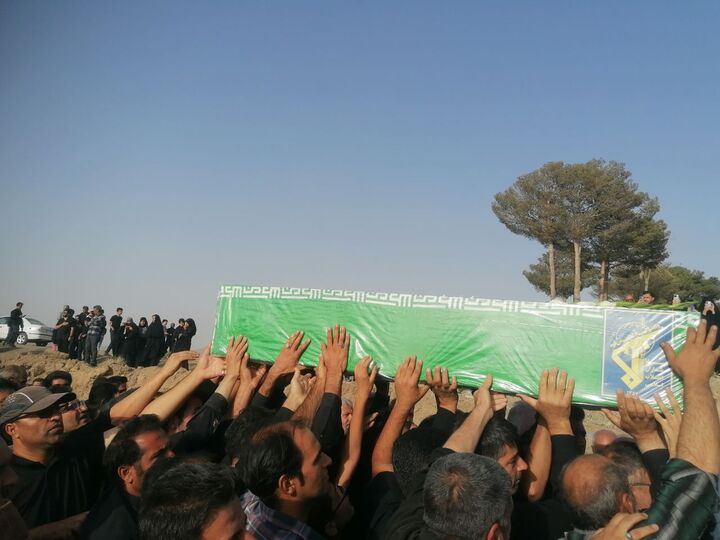 مراسم تشییع پیکرهای دو شهید جنگ تحمیلی آمریکایی-صهیونیستی در بخش جغین برگزار می‌شود