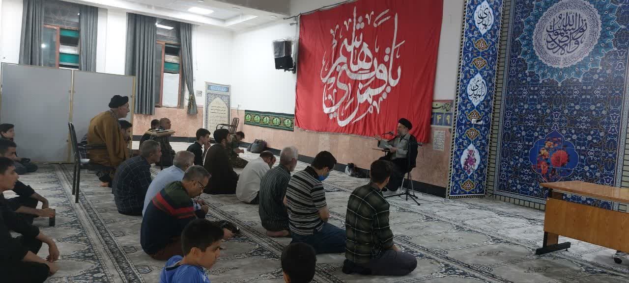 جوانان مسجد شهید عاصمی کرمانشاه، خادمان بیادعای اربعین هستند