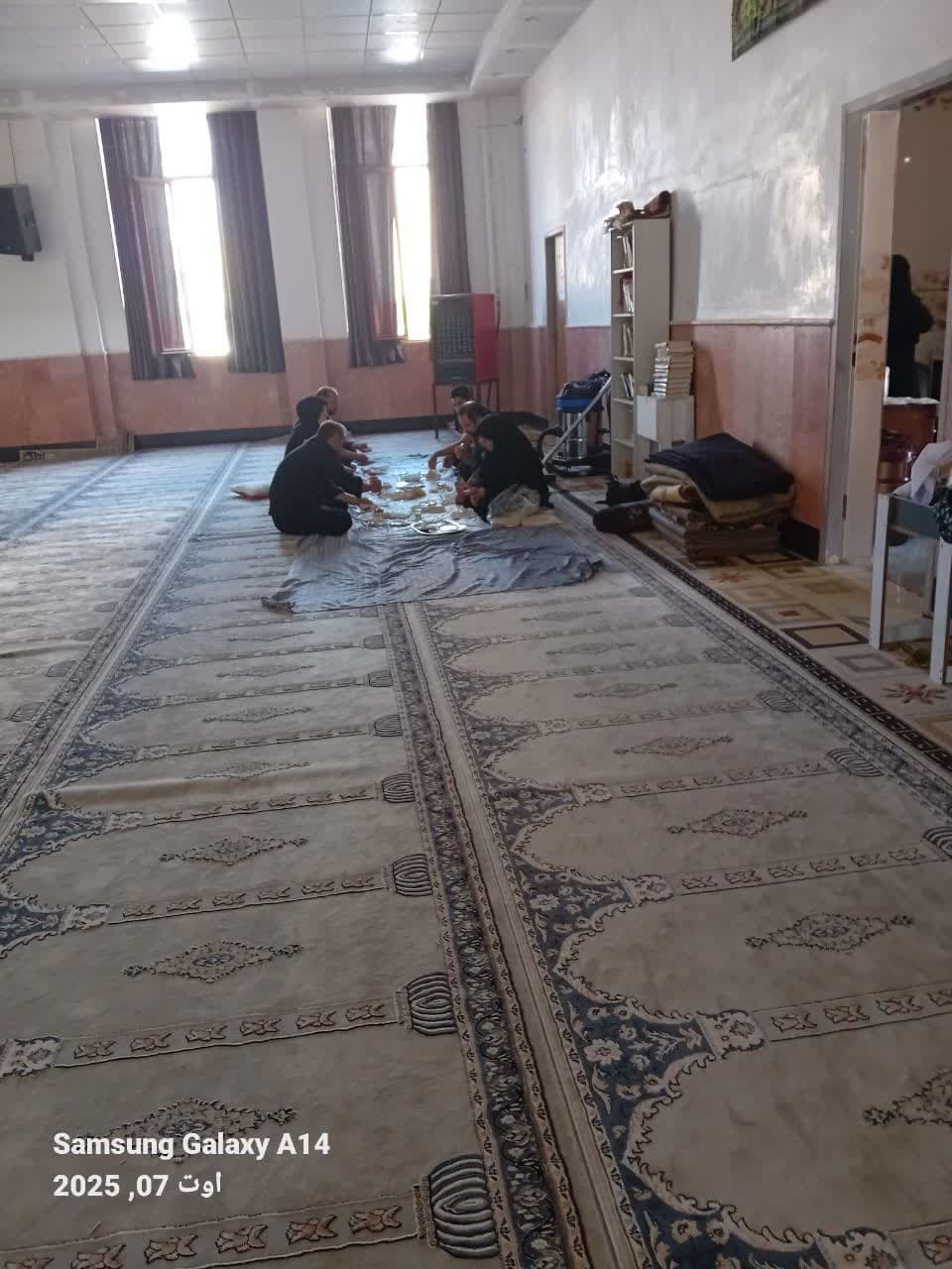 جوانان مسجد شهید عاصمی کرمانشاه، خادمان بیادعای اربعین هستند