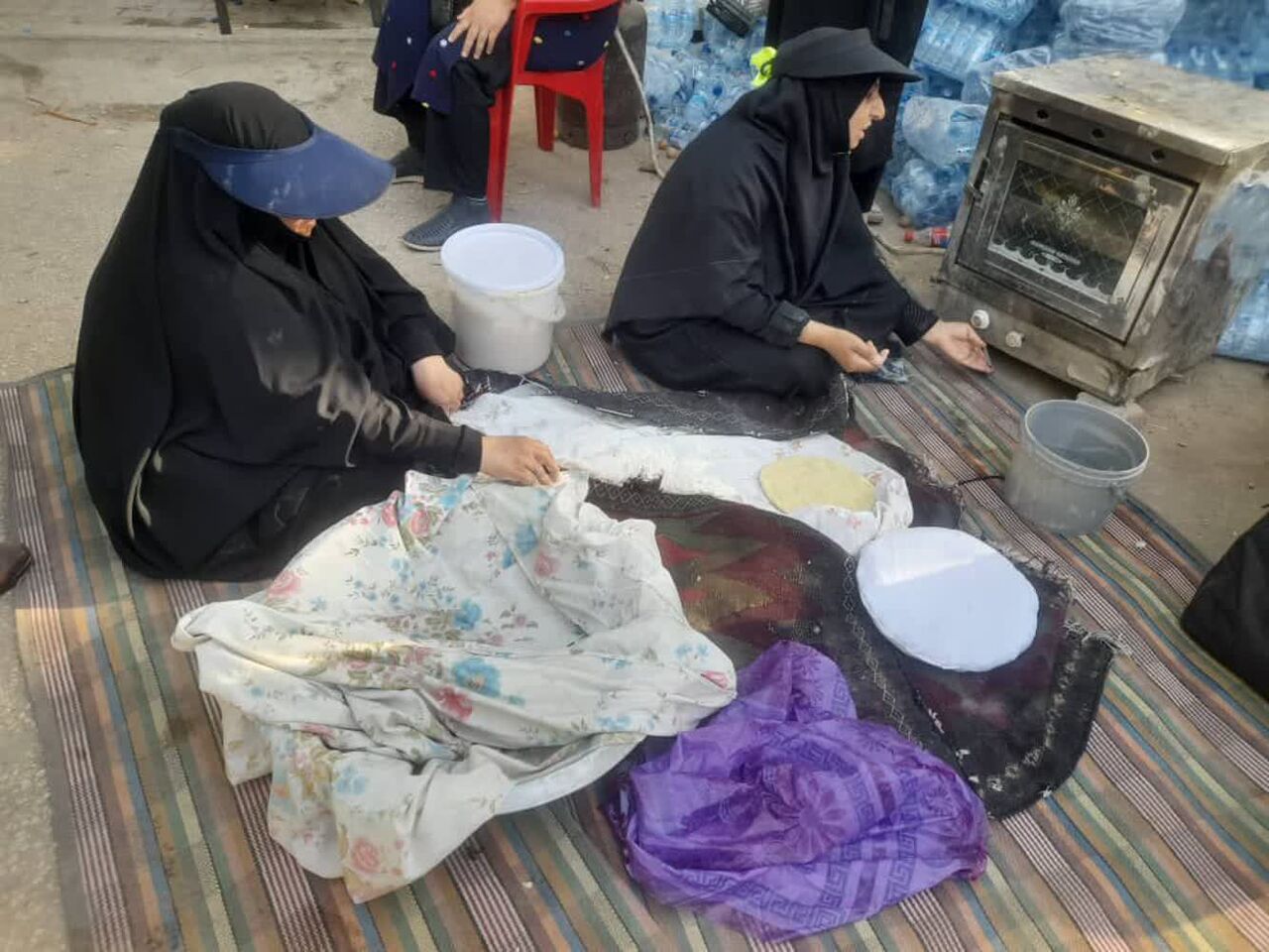 ۳۰ خادم، ۱۳ جوان، یک مسیر؛ اربعین با طعم نان تیری بچه مسجدیهای هوکرد