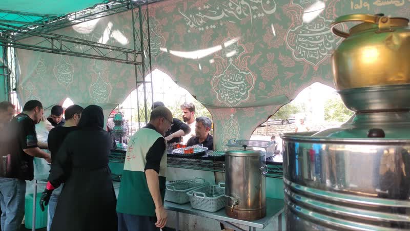 فعالیت موکب‌های ملایر در مسیر برگشت با خدمات‌دهی به زائران اربعین