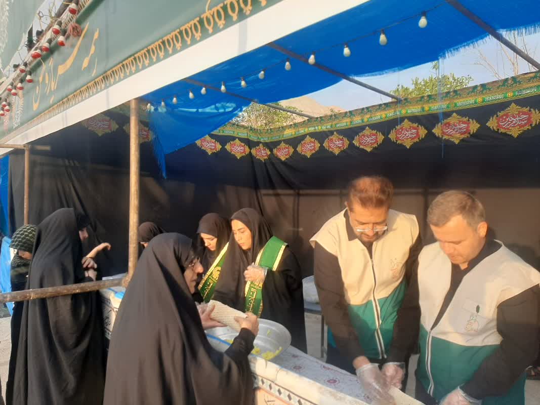 فعالیت موکب‌های ملایر در مسیر برگشت با خدمات‌دهی به زائران اربعین