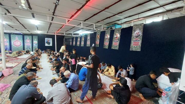 پذیرش روزانه از ۴۰۰ بانوی زائر در غرفه فرهنگی اوقاف خراسان رضوی