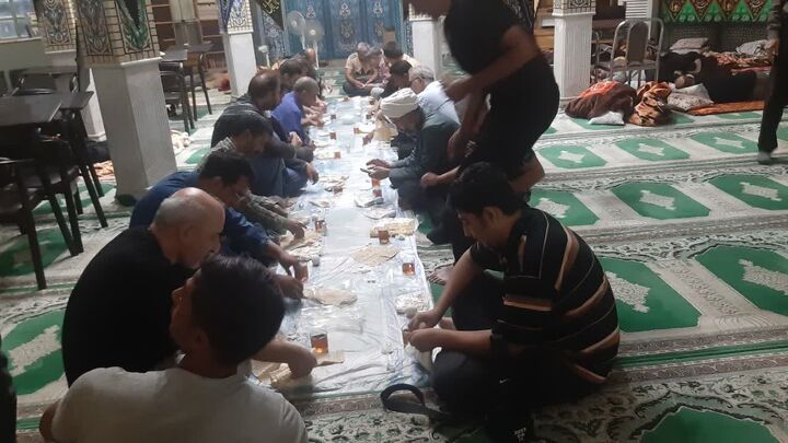 حضور پرشور زوار اربعین حسینی در مسجد سلمان فارسی (ع)کرمانشاه