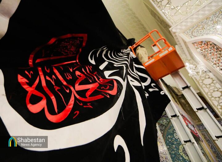 آستان مقدس کاظمین(ع) در آستانه سالروز ارتحال پیامبر اکرم(ص) سیاه پوش شد