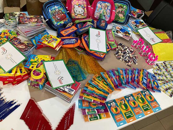 کمک ۱۰۰ میلیون تومانی خیّر بانه‌ای برای تهیه لوازم‌التحریر دانش‌آموزان تحت حمایت