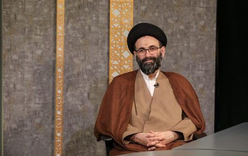 اگر می‌خواهیم فرهنگ عمومی رشد کند، باید مسجد محور آبادی محله و شهر شود