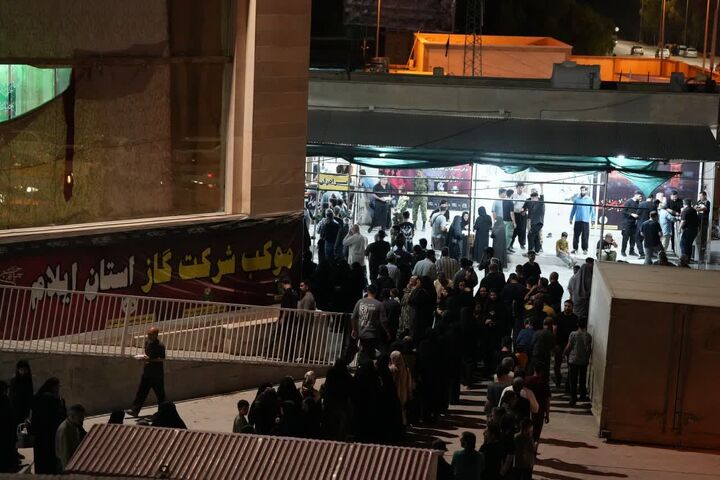 موکب شرکت گاز ایلام بیش از ۳۸ هزار پرس غذا بین زائران اربعین توزیع کرد