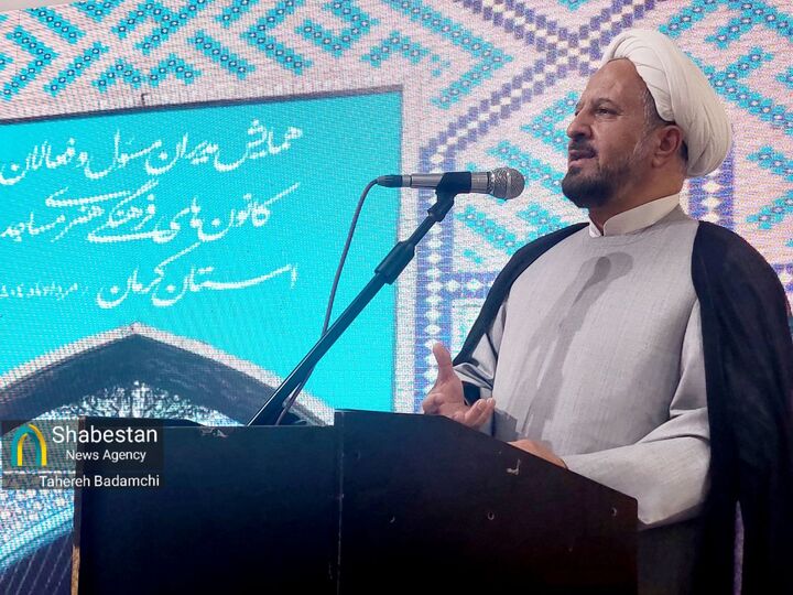 روایت تصویری حضور رئیس ستاد کانون‌های مساجد کشور در گردهمایی مدیران کانون‌های مساجد کرمان