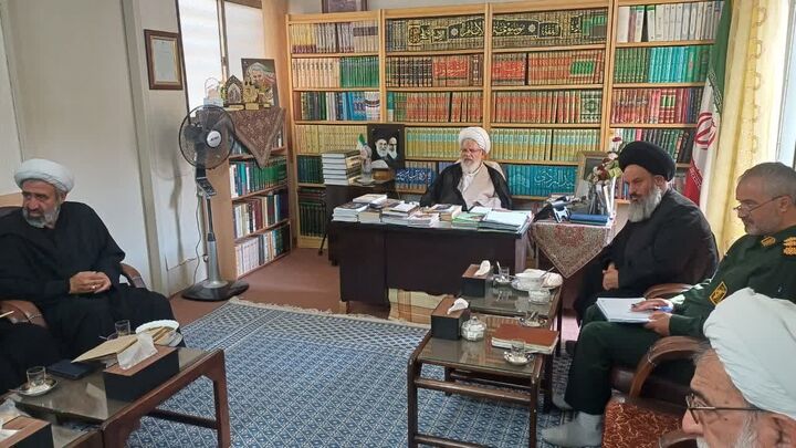 مساجد به محور وحدت و سنگر مقاومت تبدیل شوند