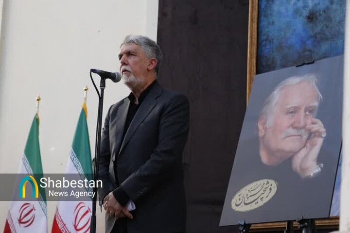 استاد فرشچیان حکیمی هنرمند بود