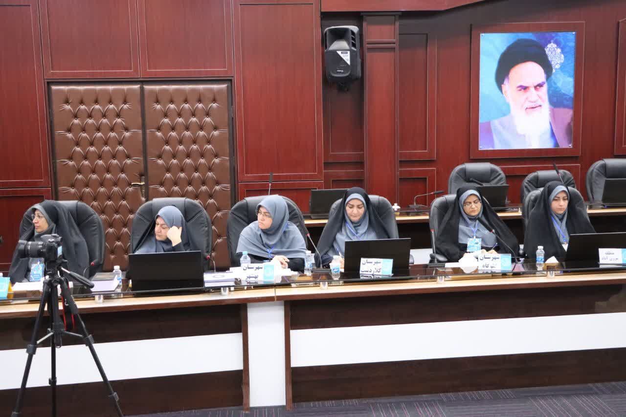 نگاه به امور پرورشی باید هم‌سطح با امور آموزشی باشد