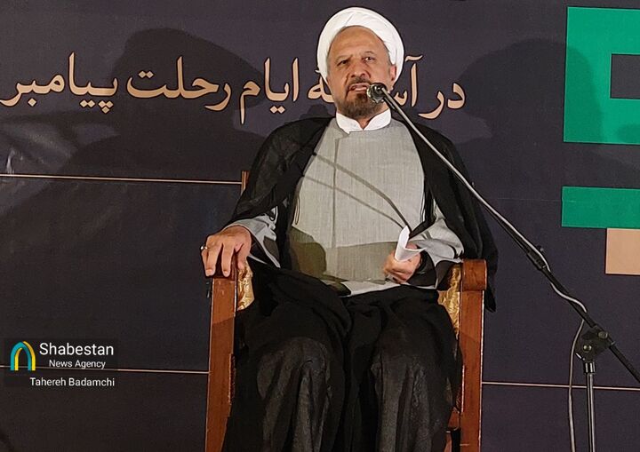 عمومی‌سازی درس‌های وحدت‌بخش پیامبر(ص) راه حفظ همبستگی اجتماعی ملت ایران است