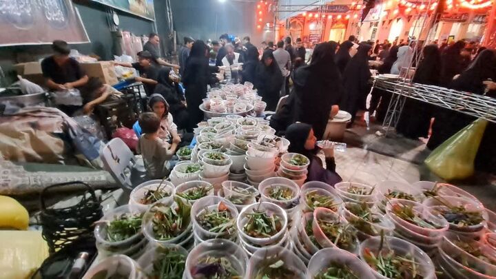 خدمت به ۲۵۰۰ زائر و اجرای برنامه‌های فرهنگی متنوع در موکب امام‌زاده باقر(ع)