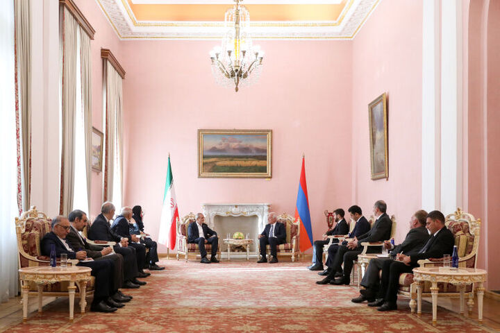 پزشکیان: سیاست قطعی ایران نسبت به ارمنستان تعمیق روابط دوستانه و گسترش همکاری‌ها است