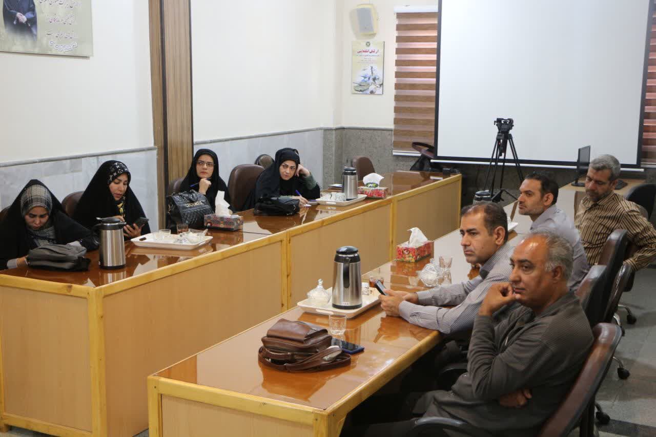 تجلیل ارتش از خبرنگاران حقیقت گو و آزادگان سرافراز آران و بیدگل