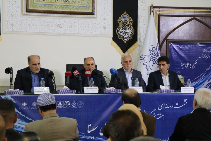 فاصله گرفتن از راه و اندیشه سینوی جامعه را با چالش‌های جدی مواجه می‌کند