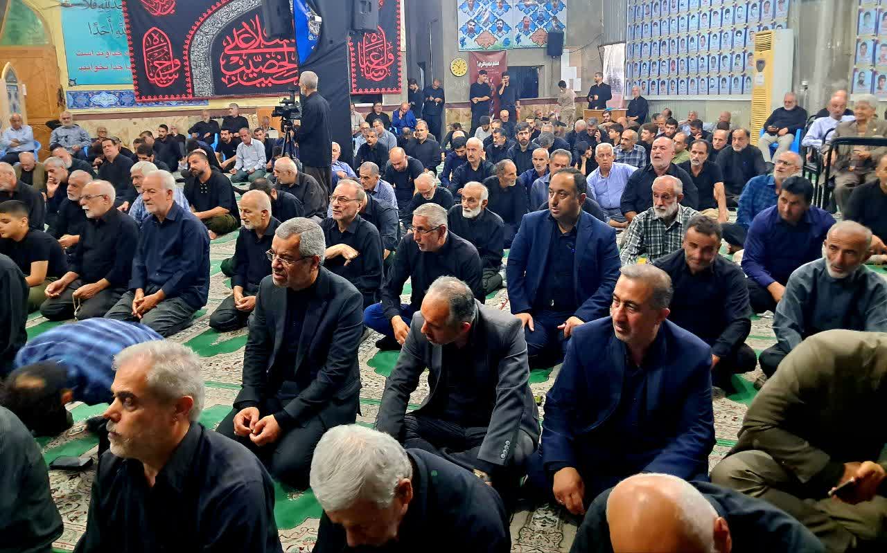 گوش سپردن به ولایت فقیه از شئون نجات از گمراهی است